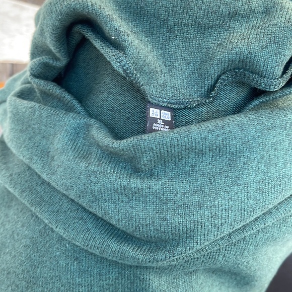 Uniqlo Mockneck Sweater - Picture 7 of 8